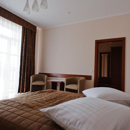 Karpaty Hotel Choest Buitenkant foto