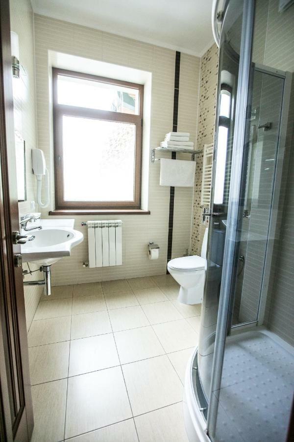 Karpaty Hotel Choest Buitenkant foto